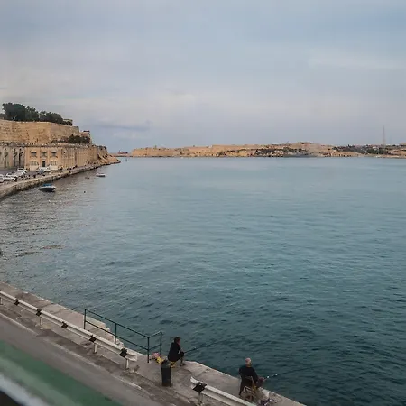 Rodrigo * Valletta